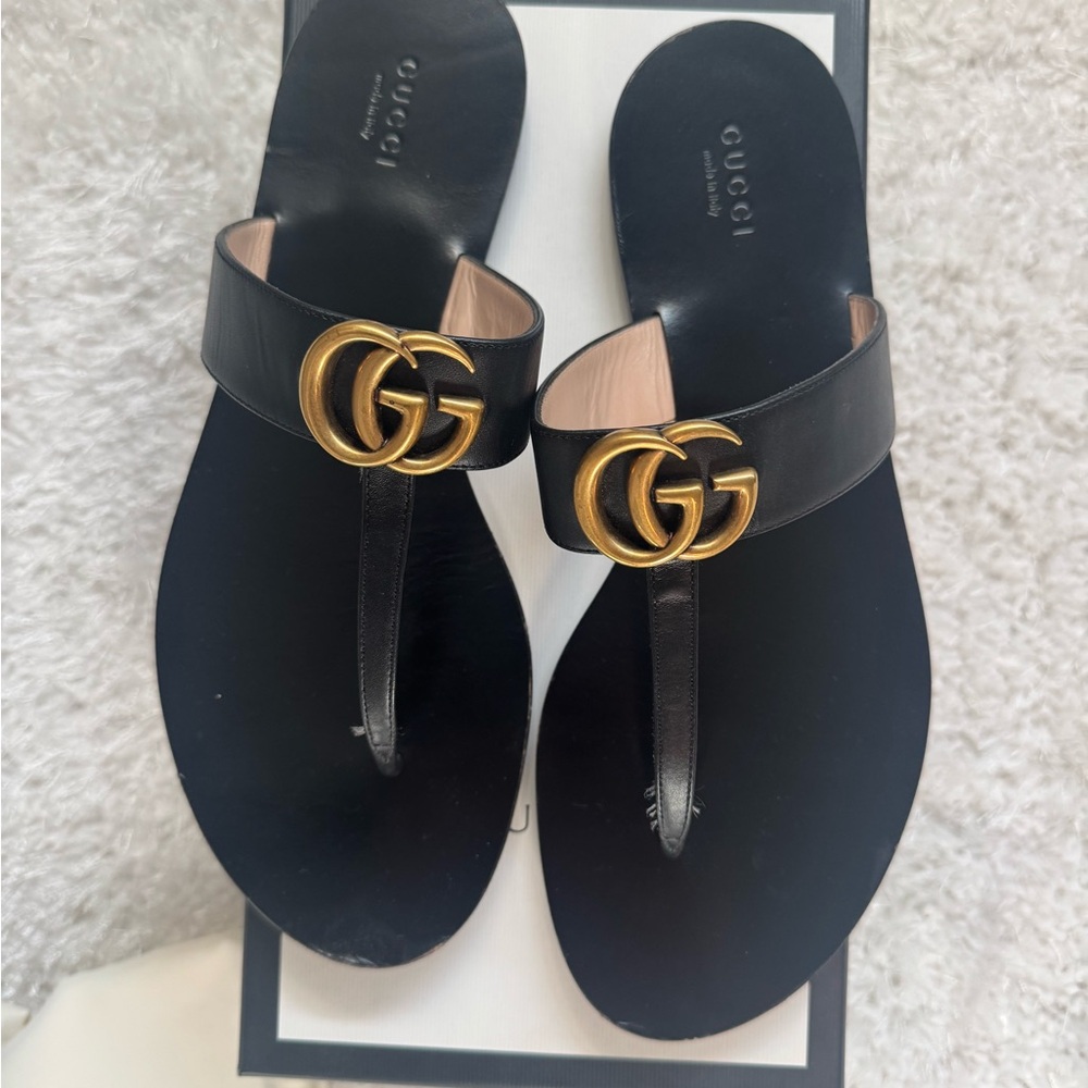Gucci Calfskin GG Marmont Thong Sandals